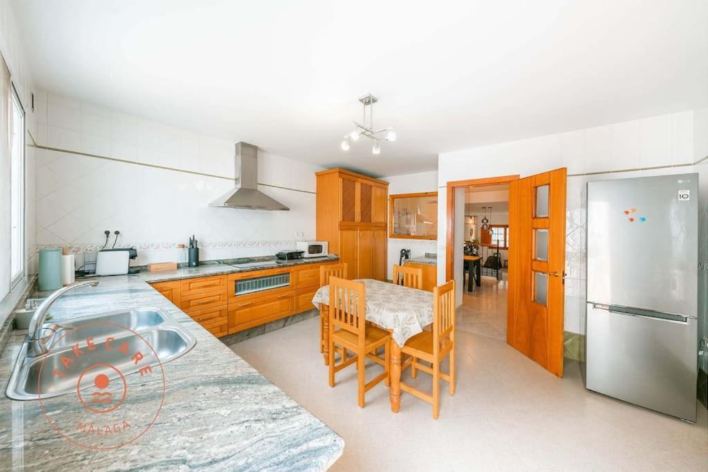 Spacious Home With Lovely Garden - Tcm Rincón de la Victoria Exteriör bild